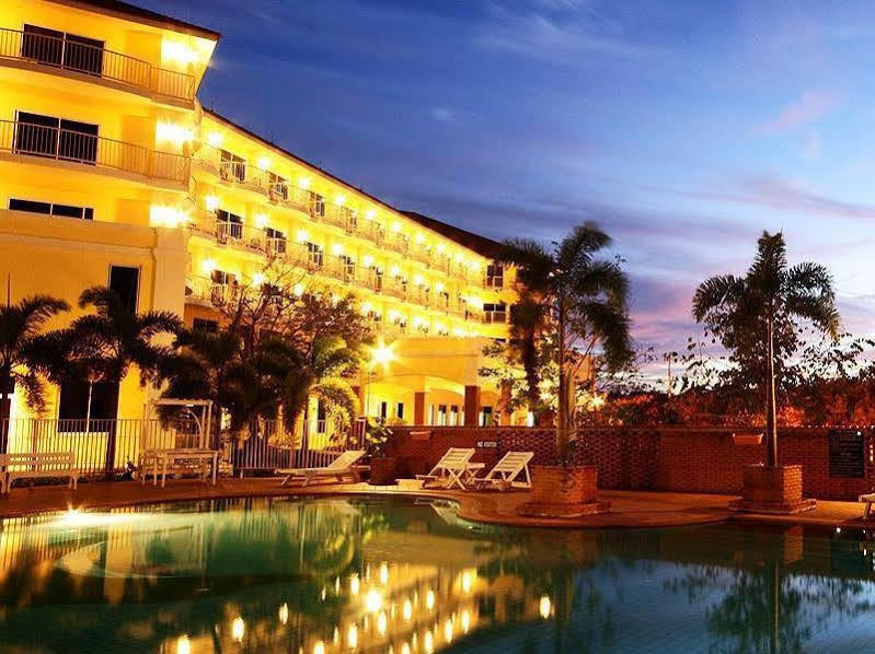 Cross Pattaya Pratamnak Hotel Exterior photo